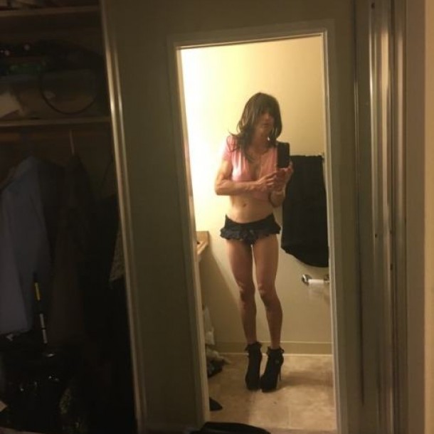 Transsexuel véritable chienne pour hommes actifs  Oleac