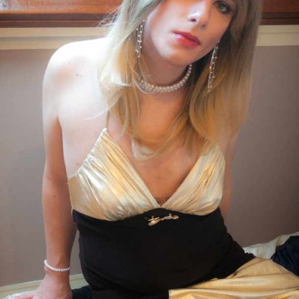 Belle trans bien montée pour sexe hard proche  Charve