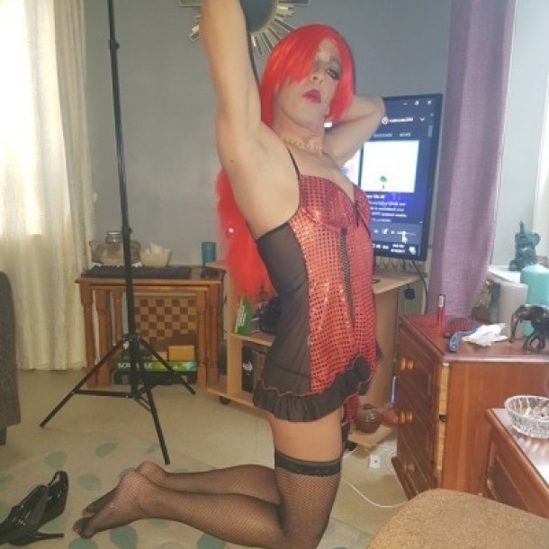 Travestie coquine  soumise cherche du BDSM La Longeville